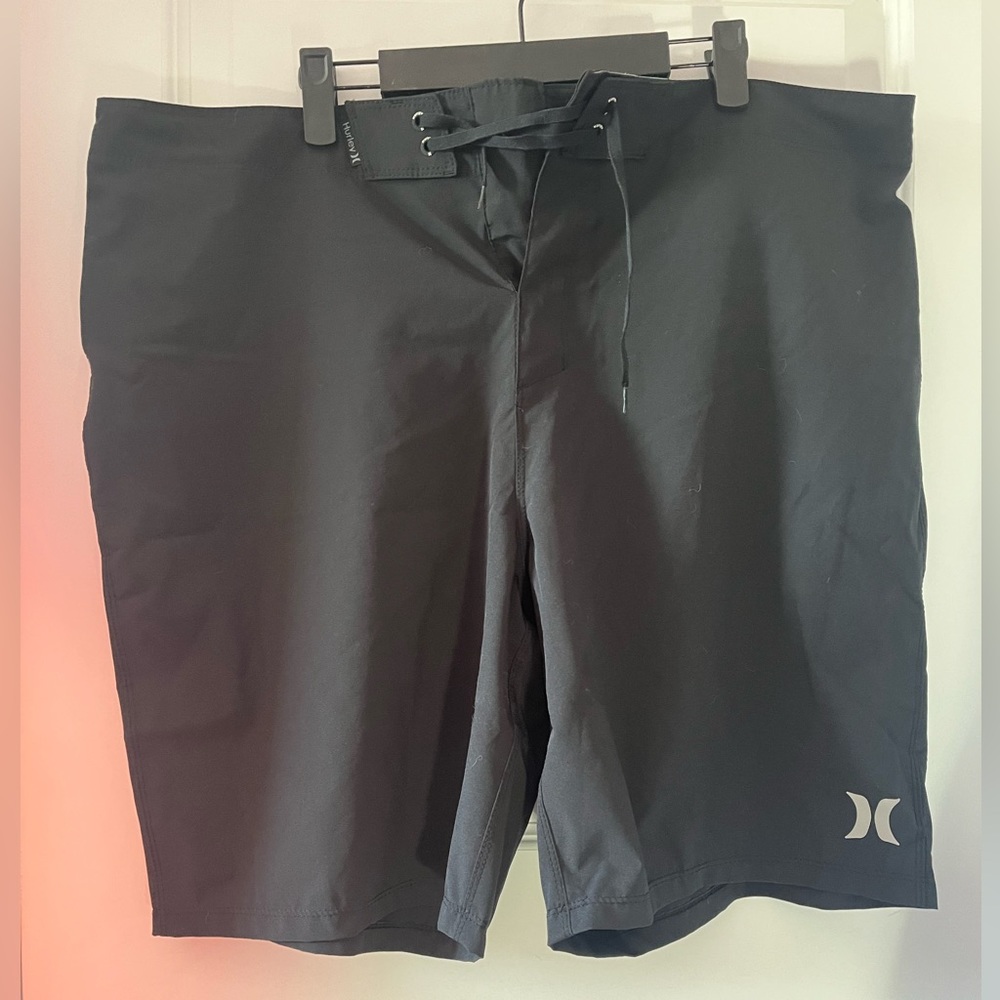 NWOT: Hurley Phantom Board shorts (38)
